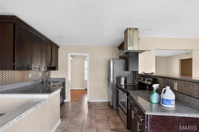 11062 Saginaw Drive, St Louis, MO 63136