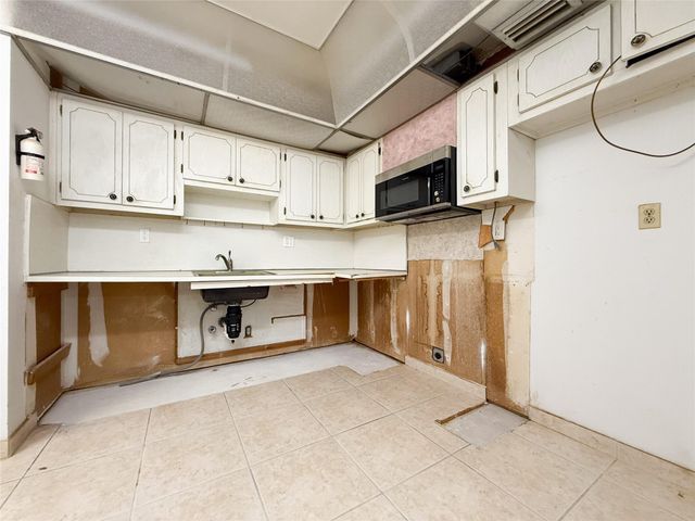 1401 S Ocean Drive 405, Hollywood, FL 33019