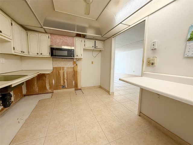 1401 S Ocean Drive 405, Hollywood, FL 33019