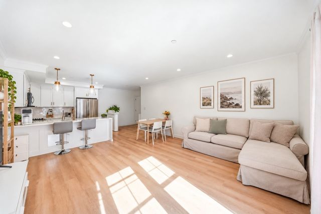 69 Cummins Hwy 102, Boston, MA 02131