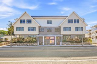 69 Cummins Hwy 102, Boston, MA 02131