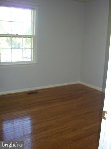 9713 KLIMT CT, Burke, VA 22015