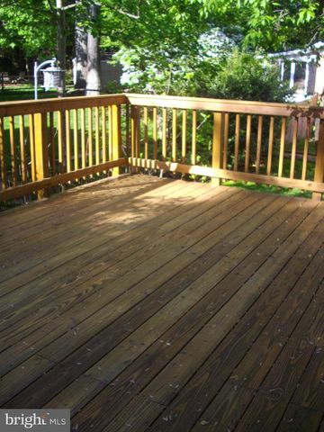 9713 KLIMT CT, Burke, VA 22015