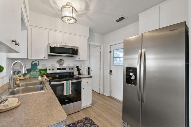 4424 FLORAMAR TERRACE, New Port Richey, FL 34652