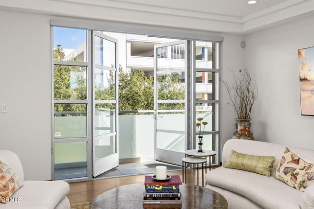 257 S Hudson Avenue 301, Pasadena, CA 91101