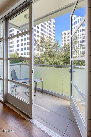 257 S Hudson Avenue 301, Pasadena, CA 91101