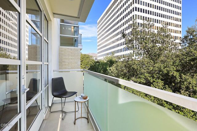 257 S Hudson Avenue 301, Pasadena, CA 91101