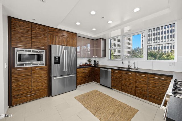 257 S Hudson Avenue 301, Pasadena, CA 91101