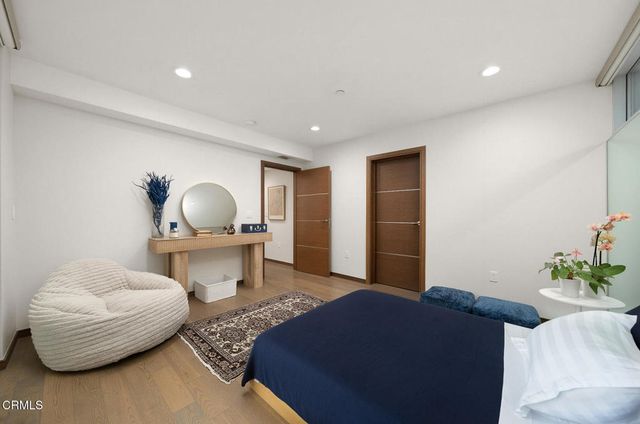 257 S Hudson Avenue 301, Pasadena, CA 91101
