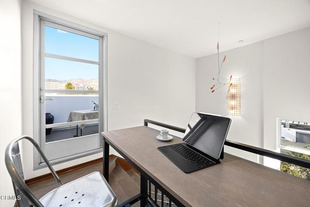 257 S Hudson Avenue 301, Pasadena, CA 91101
