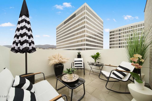 257 S Hudson Avenue 301, Pasadena, CA 91101