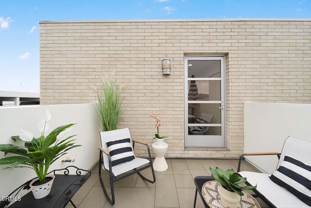 257 S Hudson Avenue 301, Pasadena, CA 91101