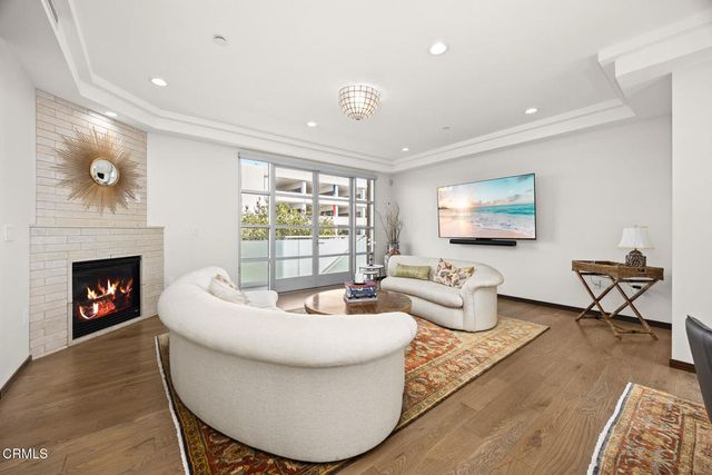 257 S Hudson Avenue 301, Pasadena, CA 91101