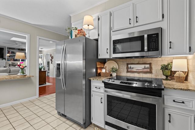801 Elizabeth St, Gilmer, TX 75644