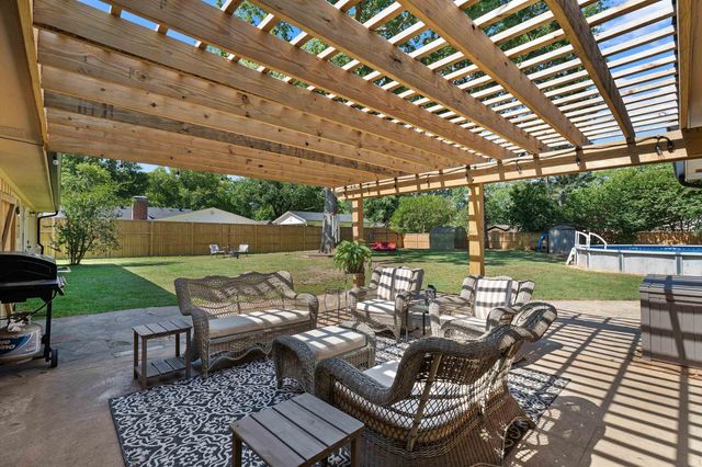 801 Elizabeth St, Gilmer, TX 75644
