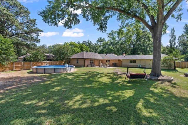 801 Elizabeth St, Gilmer, TX 75644
