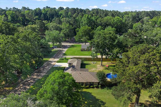 801 Elizabeth St, Gilmer, TX 75644