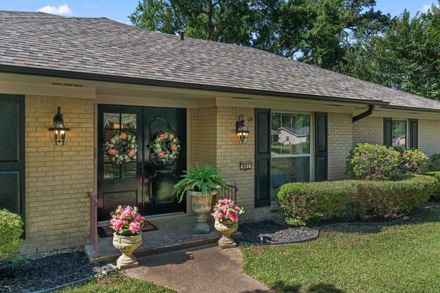 801 Elizabeth St, Gilmer, TX 75644