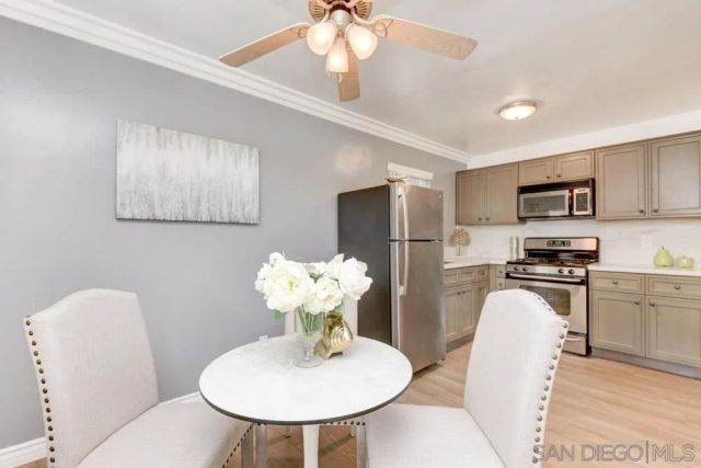 194 Avenida Descanso A, Oceanside, CA 92057