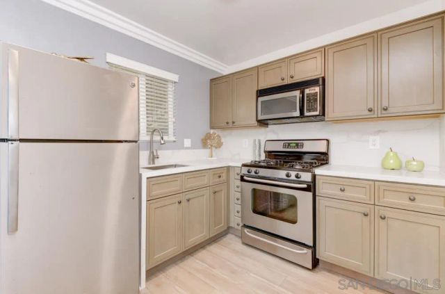194 Avenida Descanso A, Oceanside, CA 92057