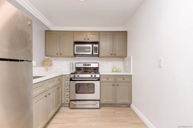 194 Avenida Descanso A, Oceanside, CA 92057