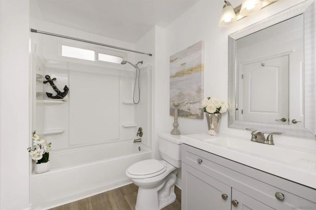 194 Avenida Descanso A, Oceanside, CA 92057