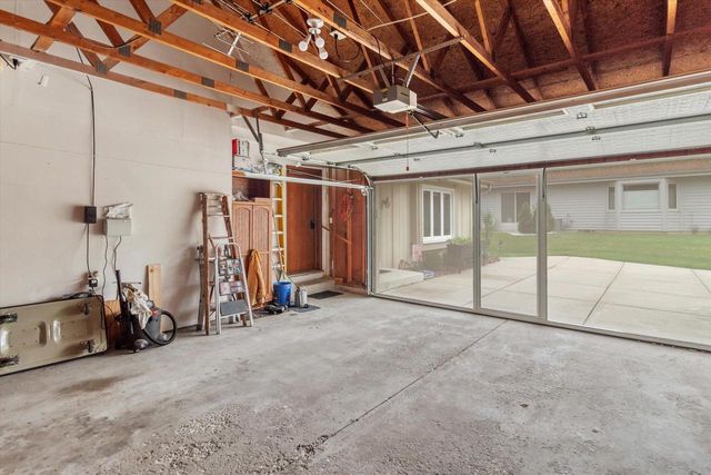 3624 W Honey Tree LANE, Greenfield, WI 53221