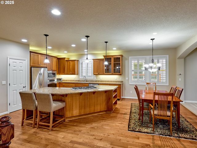 429 TURNBERRY Ave, Woodburn, OR 97071