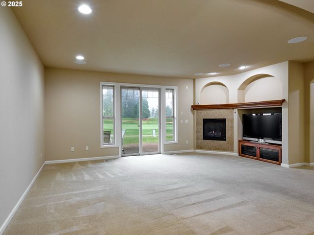 429 TURNBERRY Ave, Woodburn, OR 97071