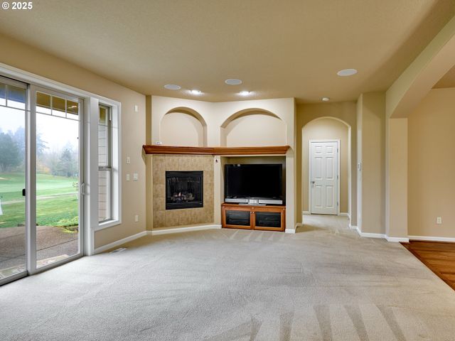 429 TURNBERRY Ave, Woodburn, OR 97071