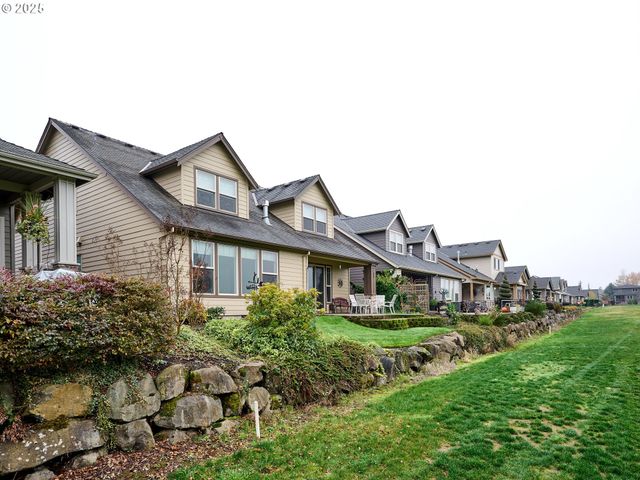 429 TURNBERRY Ave, Woodburn, OR 97071