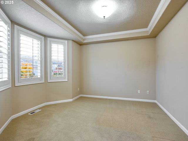 429 TURNBERRY Ave, Woodburn, OR 97071