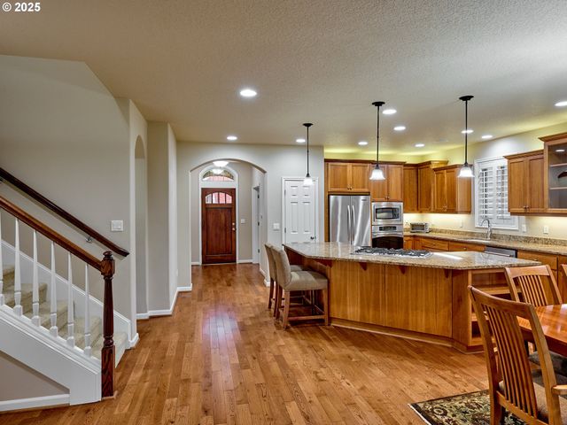 429 TURNBERRY Ave, Woodburn, OR 97071