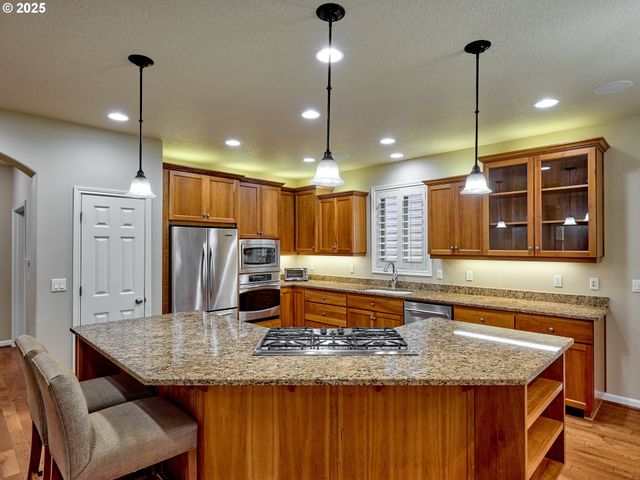 429 TURNBERRY Ave, Woodburn, OR 97071