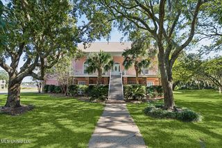 248 Lovers Lane, Ocean Springs, MS 39564
