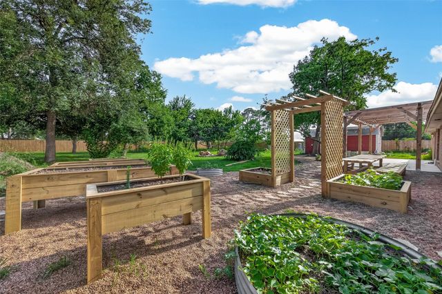 11029 Fm-1764, Santa Fe, TX 77510