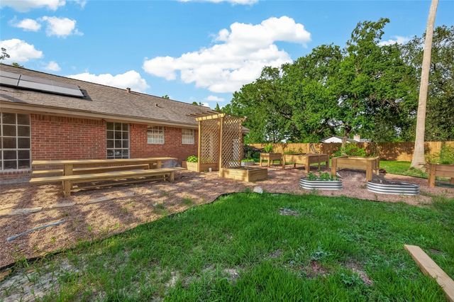 11029 Fm-1764, Santa Fe, TX 77510