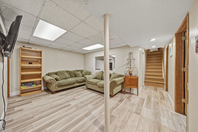 810 N Cherry Street, Addison, IL 60101