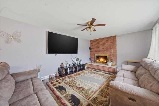 810 N Cherry Street, Addison, IL 60101