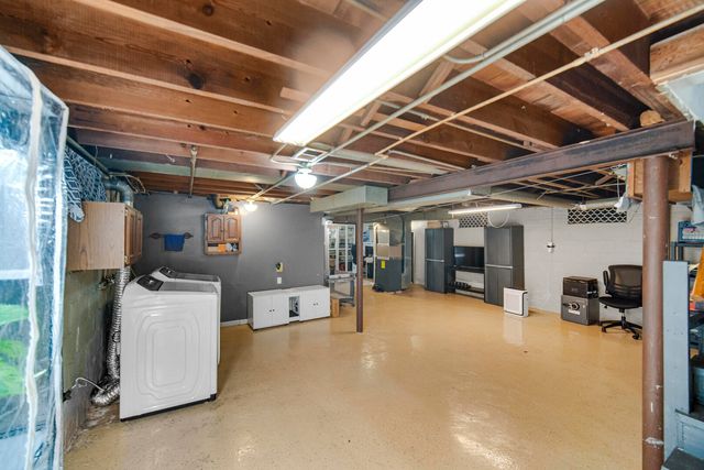 200 N Kelly Street, Hobart, IN 46342