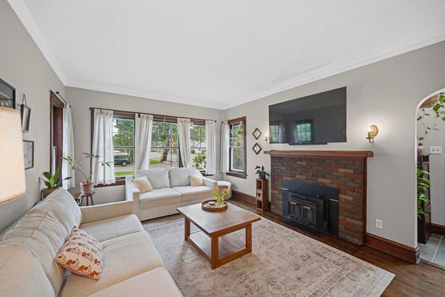 200 N Kelly Street, Hobart, IN 46342