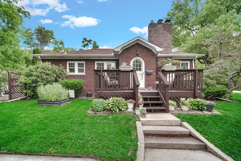 200 N Kelly Street, Hobart, IN 46342