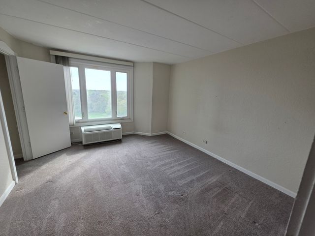 1 Renaissance Place 720, Palatine, IL 60067