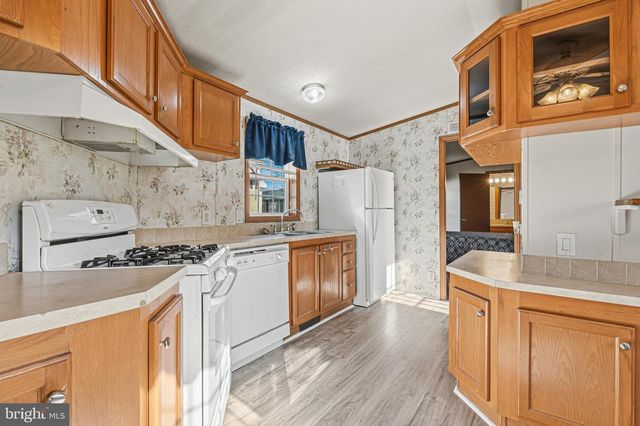 94 GINWOOD LANE, Baltimore, MD 21221