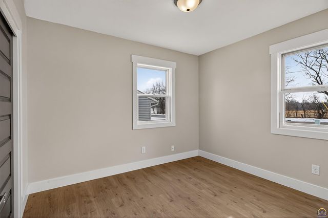 2538 SE 37th ST, Topeka, KS 66605