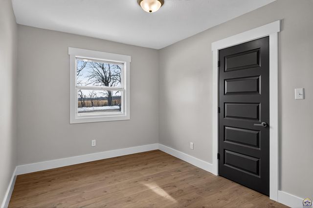 2538 SE 37th ST, Topeka, KS 66605