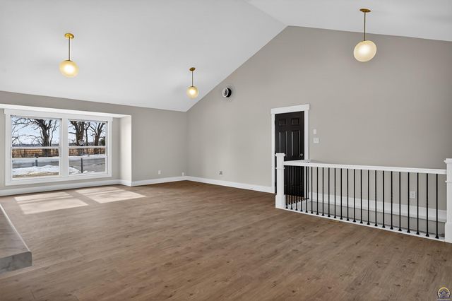 2538 SE 37th ST, Topeka, KS 66605