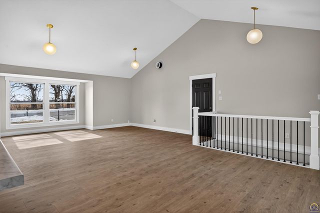 2538 SE 37th ST, Topeka, KS 66605