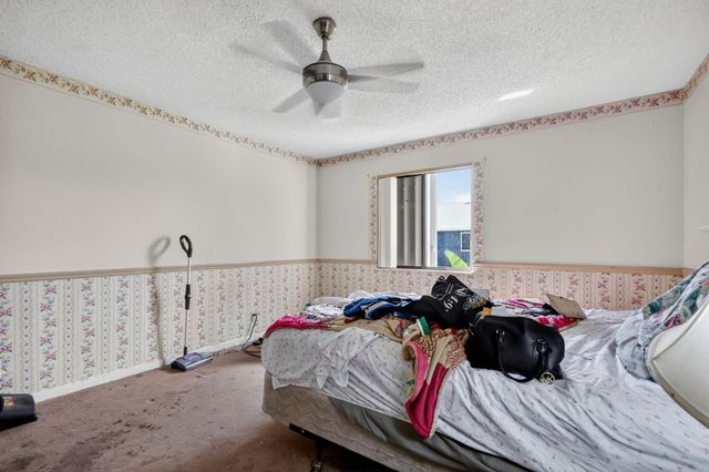 2641 W Gately Dr W W 906, West Palm Beach, FL 33415