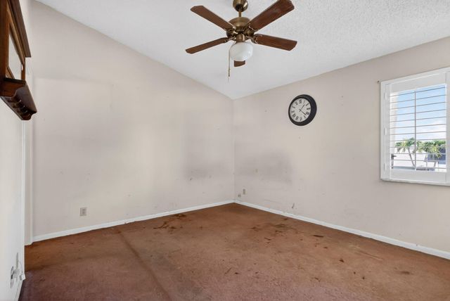 2641 W Gately Dr W W 906, West Palm Beach, FL 33415